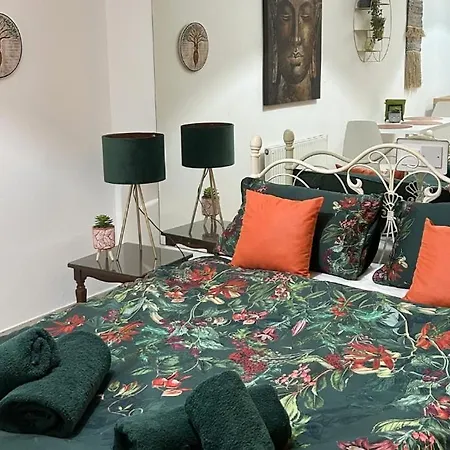 Cozy Near Shops & Universities 아파트 니코시아