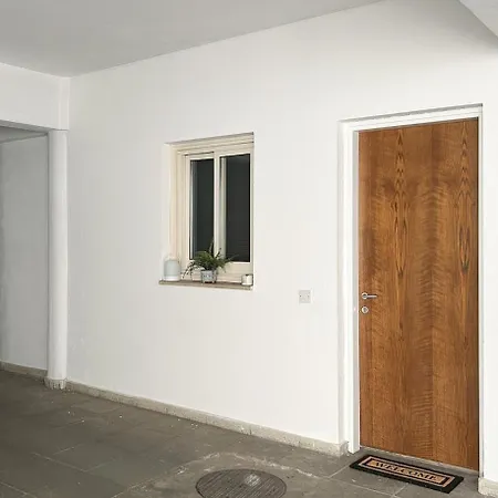Cozy Near Shops & Universities 아파트